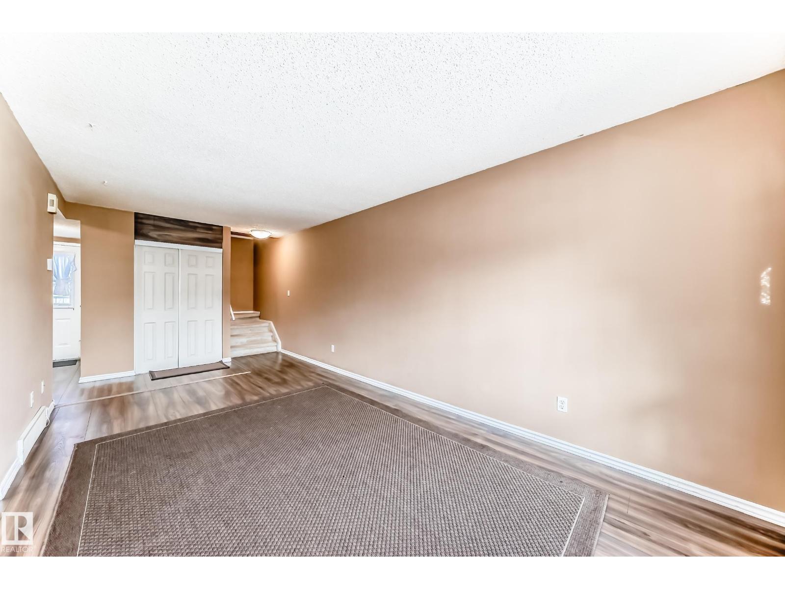 6 1580 millwoods RD E NW - 16