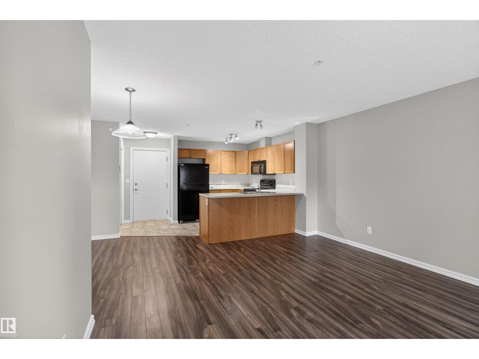 #106 4403 23 ST NW NW - 16