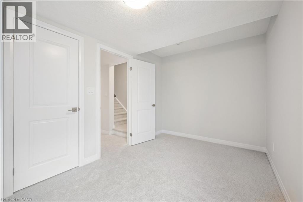 40 URBANE Boulevard, Kitchener, Ontario, N2E0H8 — Photo 18