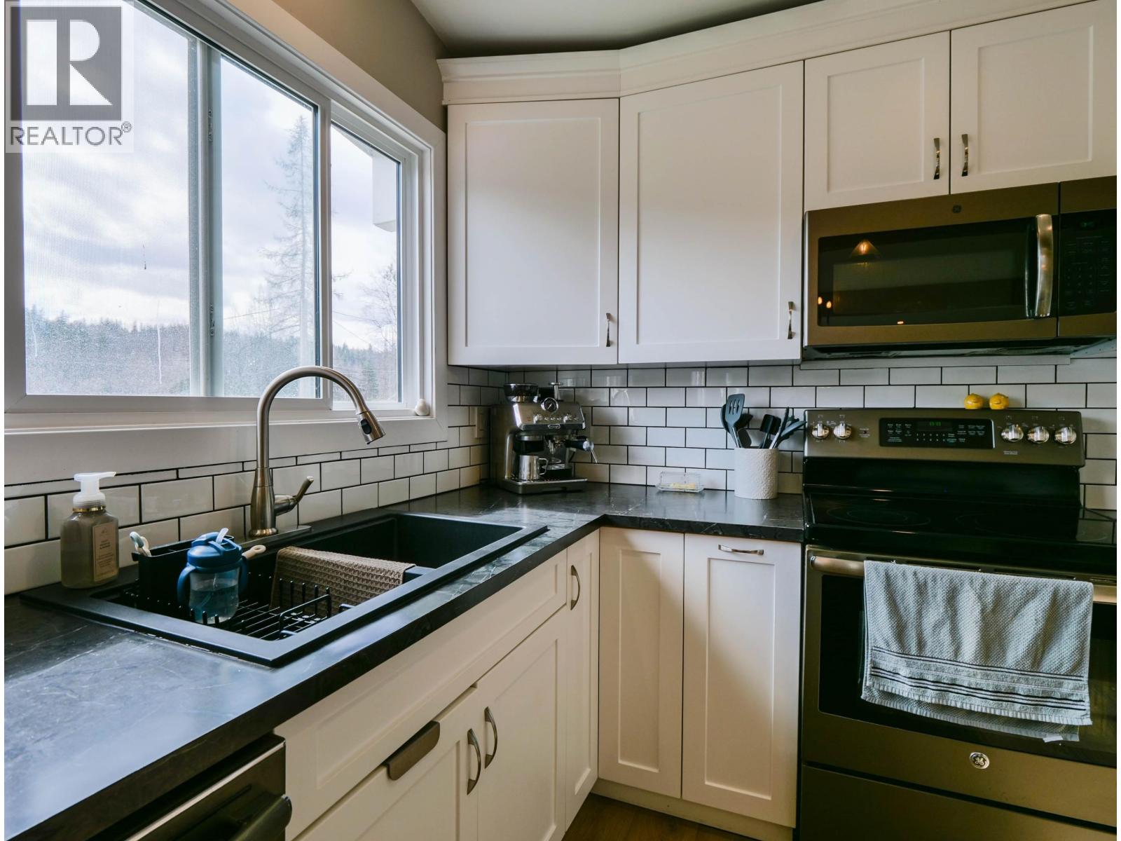 120 LINDSAY STREET - 12