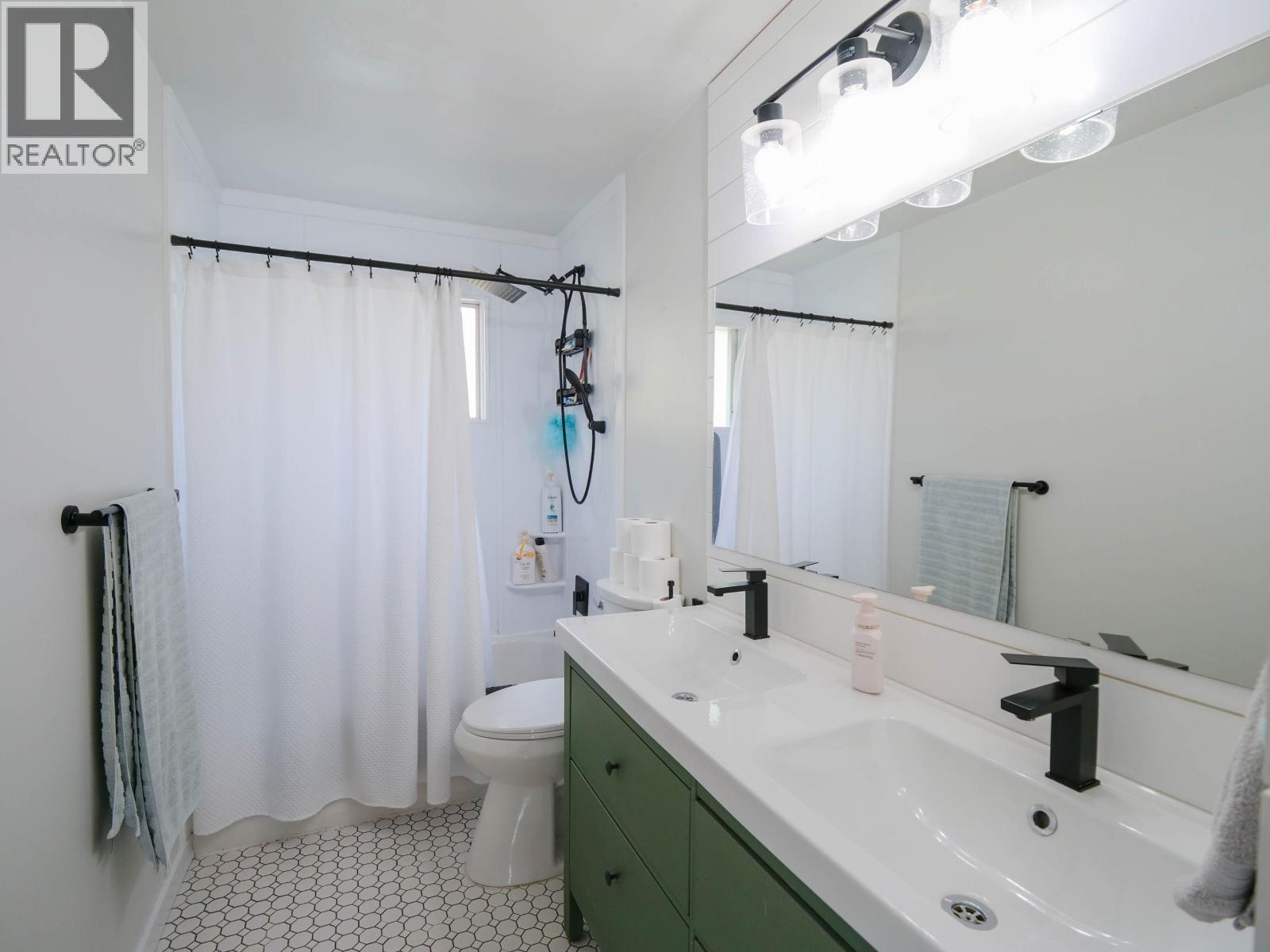 120 LINDSAY STREET - 22