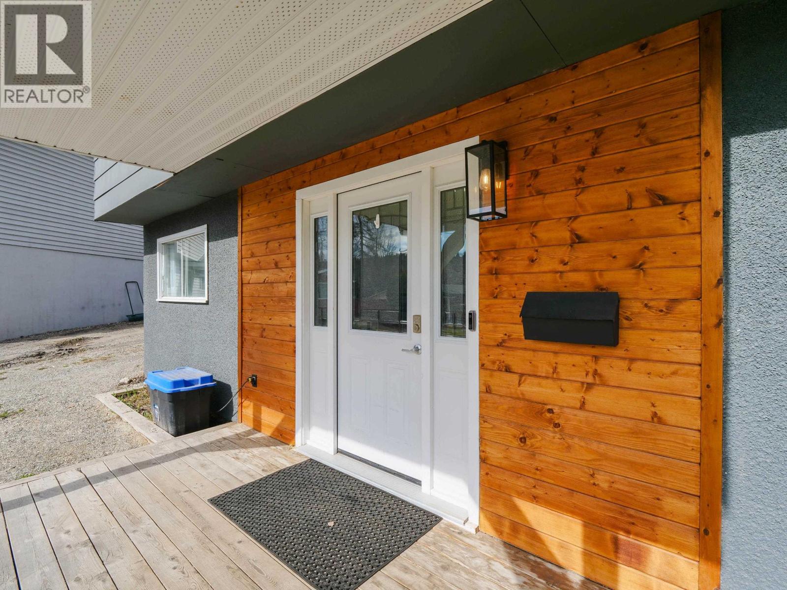 120 LINDSAY STREET - 24