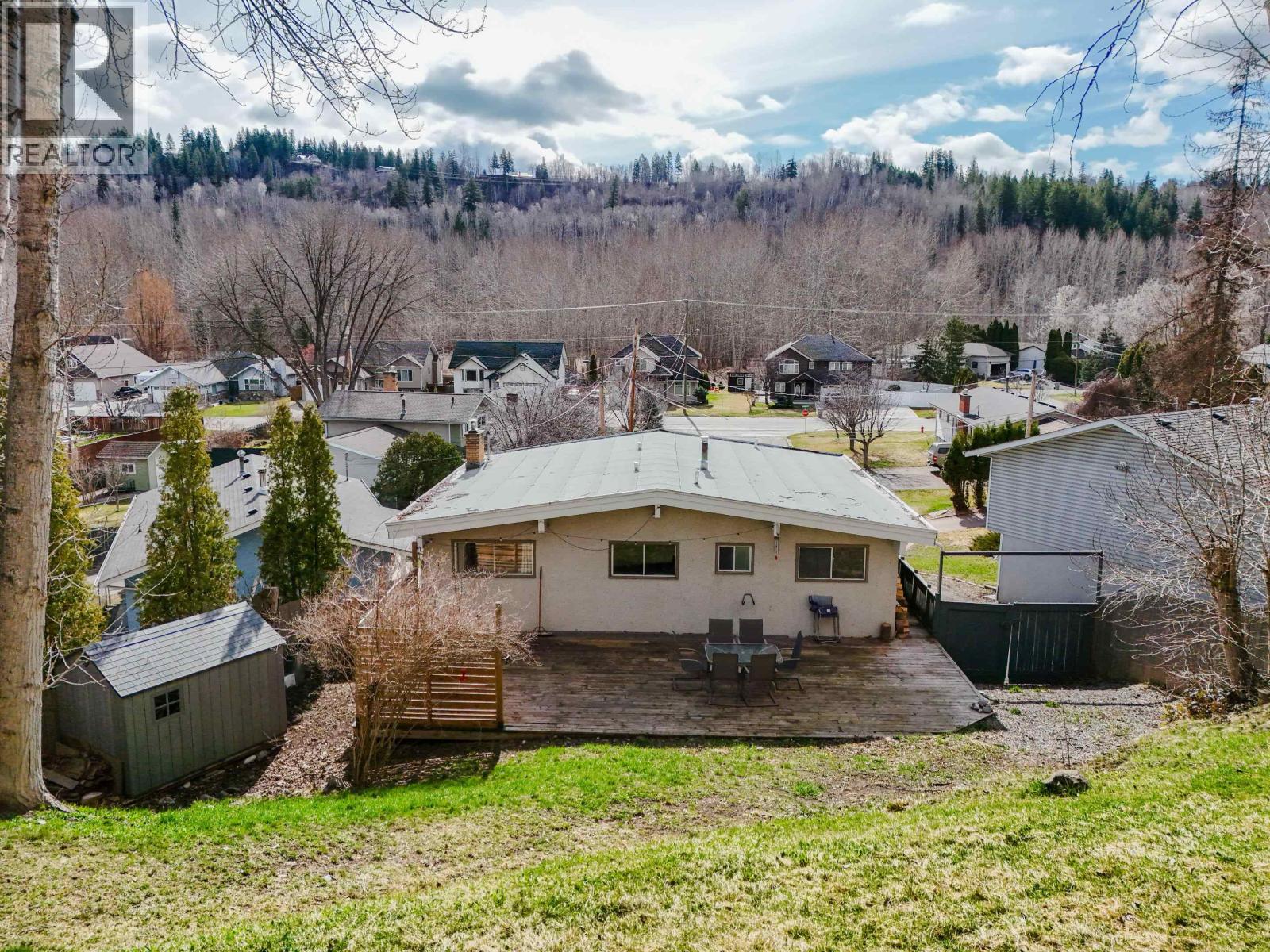 120 LINDSAY STREET - 28