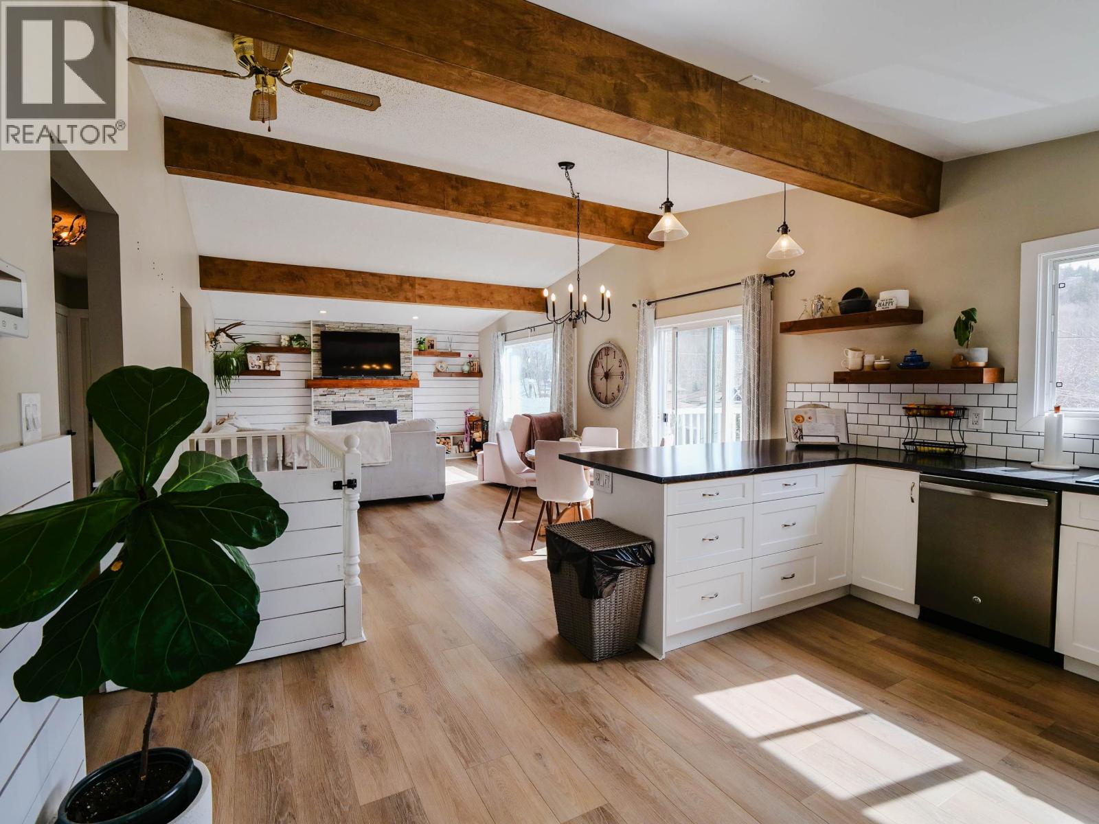 120 LINDSAY STREET - Image 3