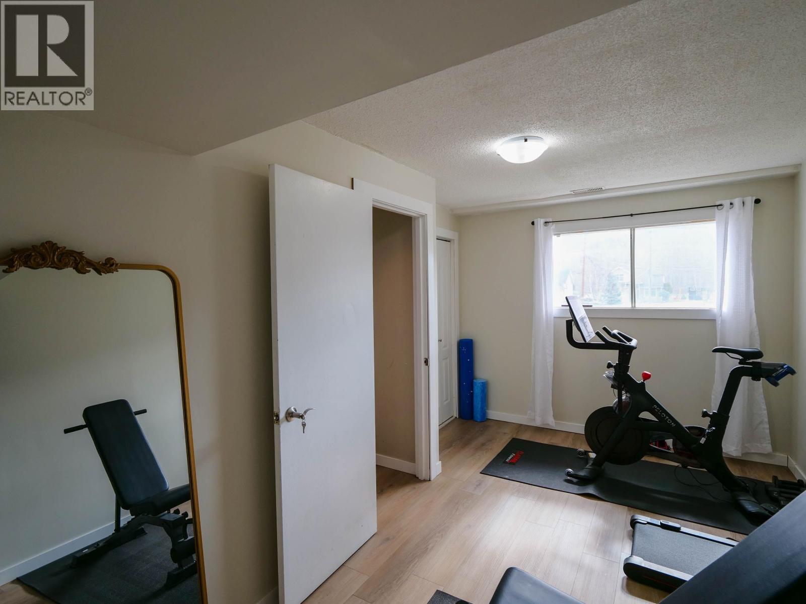 120 LINDSAY STREET - 6