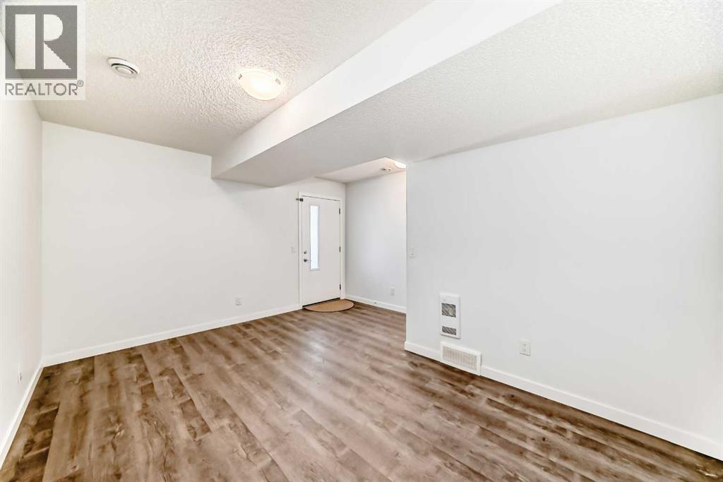 263 REDSTONE BOULEVARD NE - 26