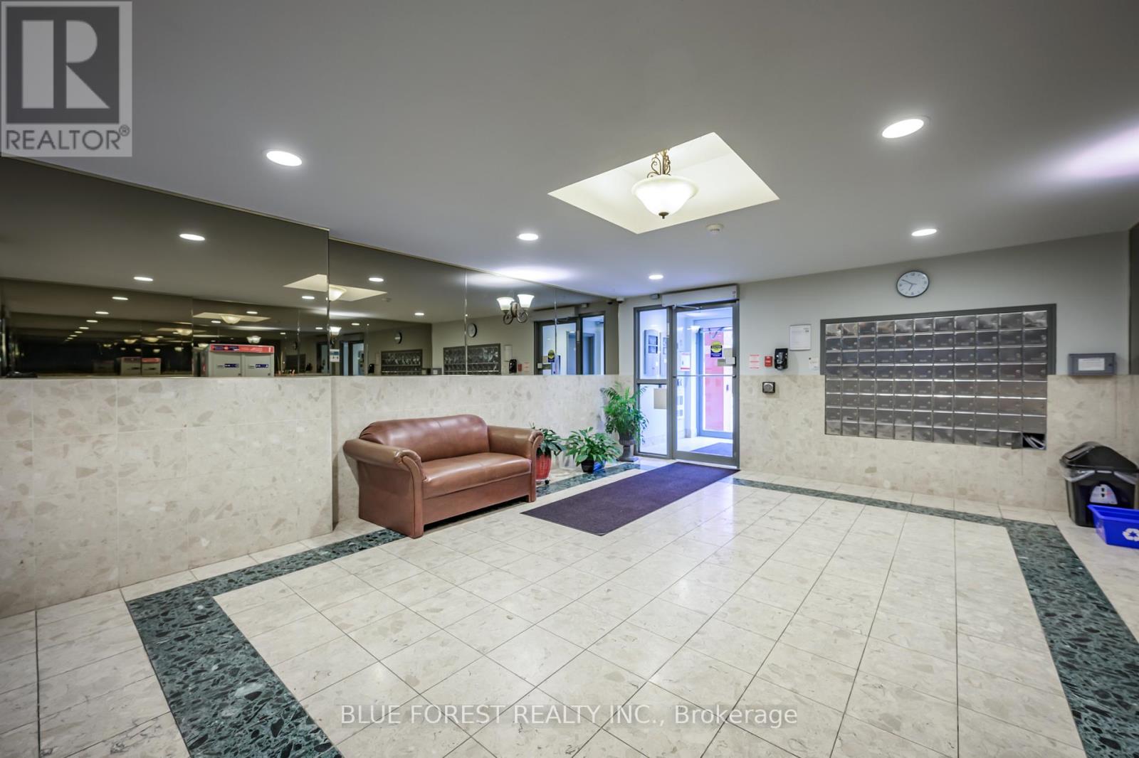 1105 - 76 BASE LINE ROAD W — photo 15