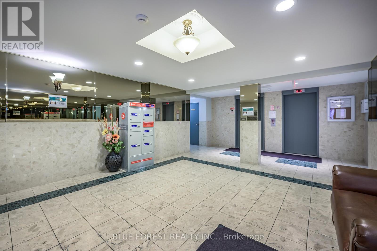 1105 - 76 BASE LINE ROAD W — photo 16