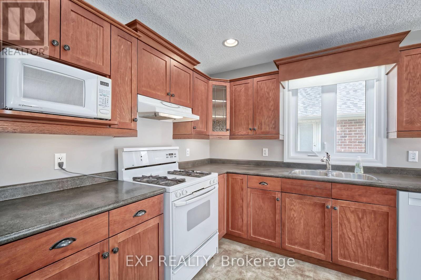 54 TREADWELL STREET - 15