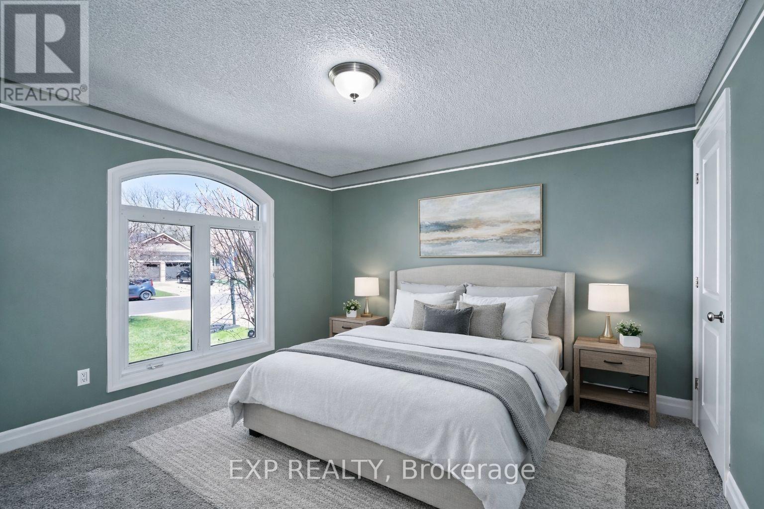 54 TREADWELL STREET - 26