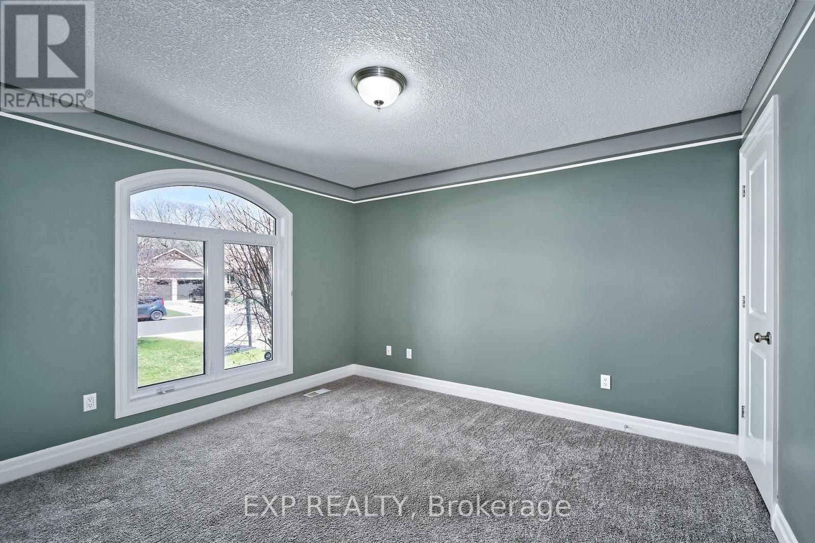 54 TREADWELL STREET - 27