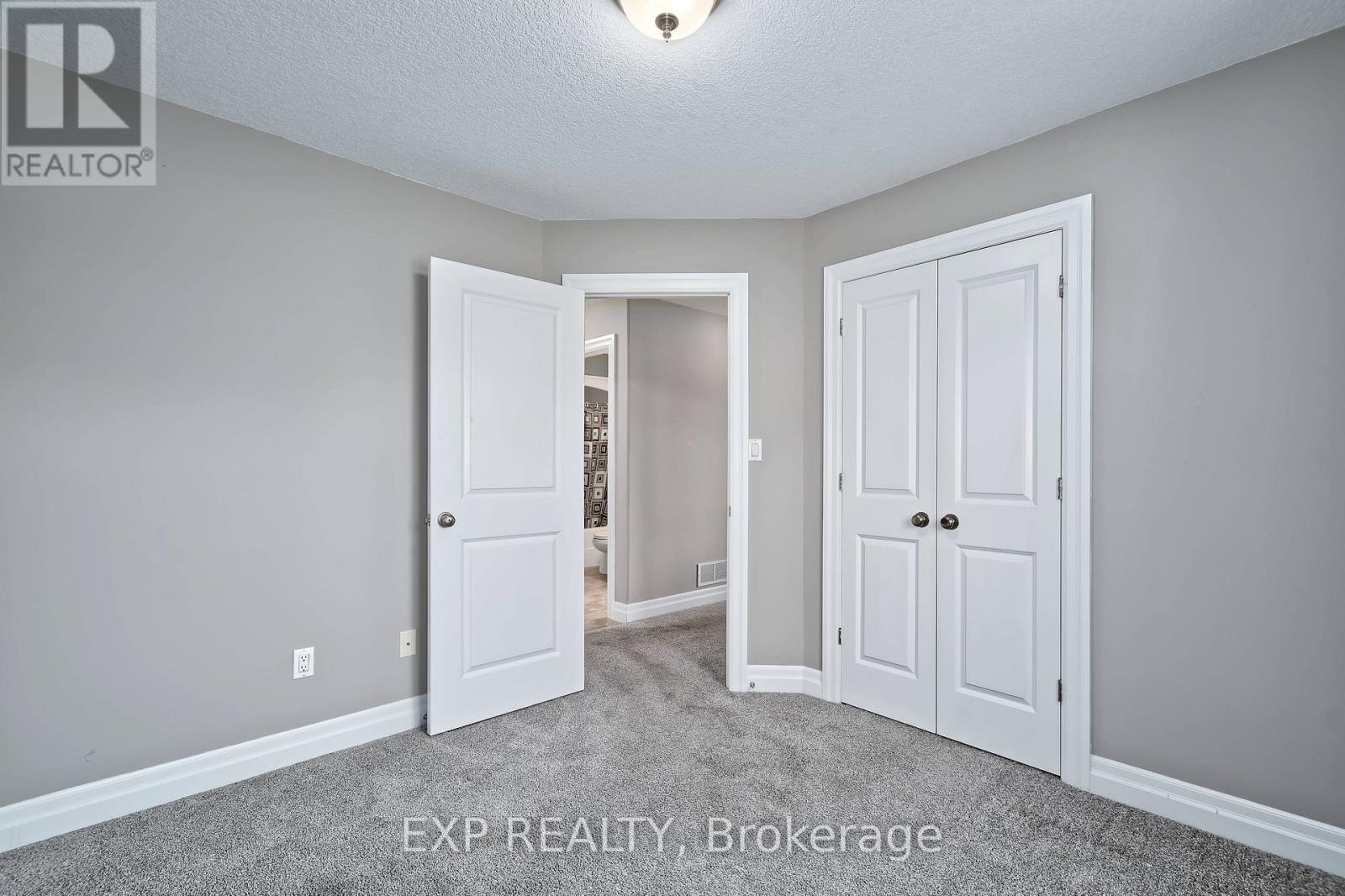 54 TREADWELL STREET - 31