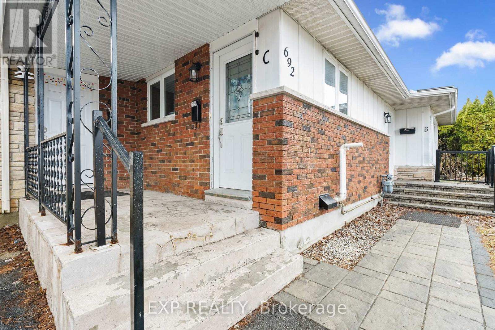 692 CLAUDE STREET - 2