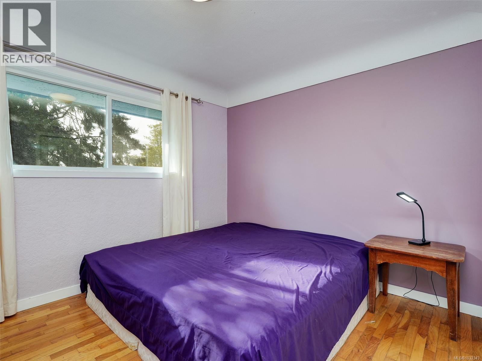  1196 Hopkins Place, Saanich