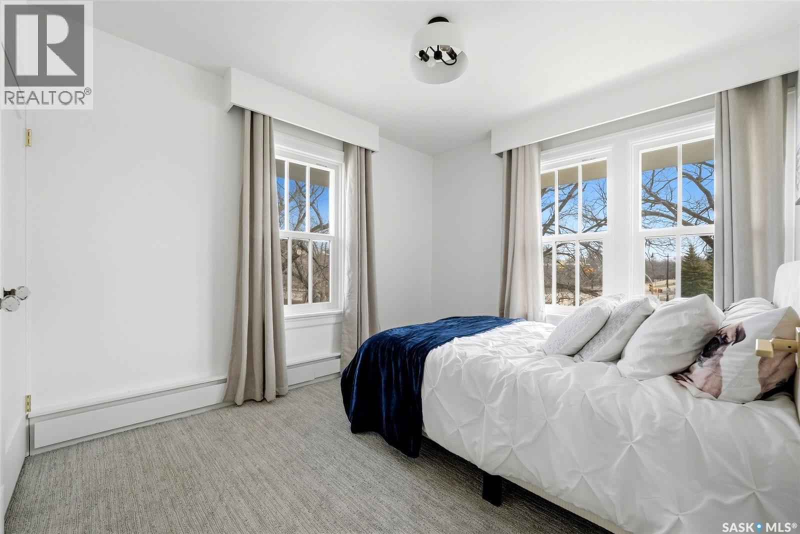 3200 Albert STREET - 46