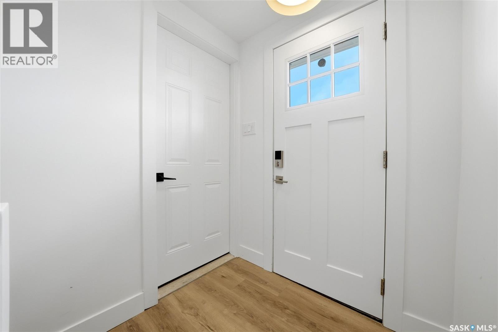 3200 Albert STREET - 73