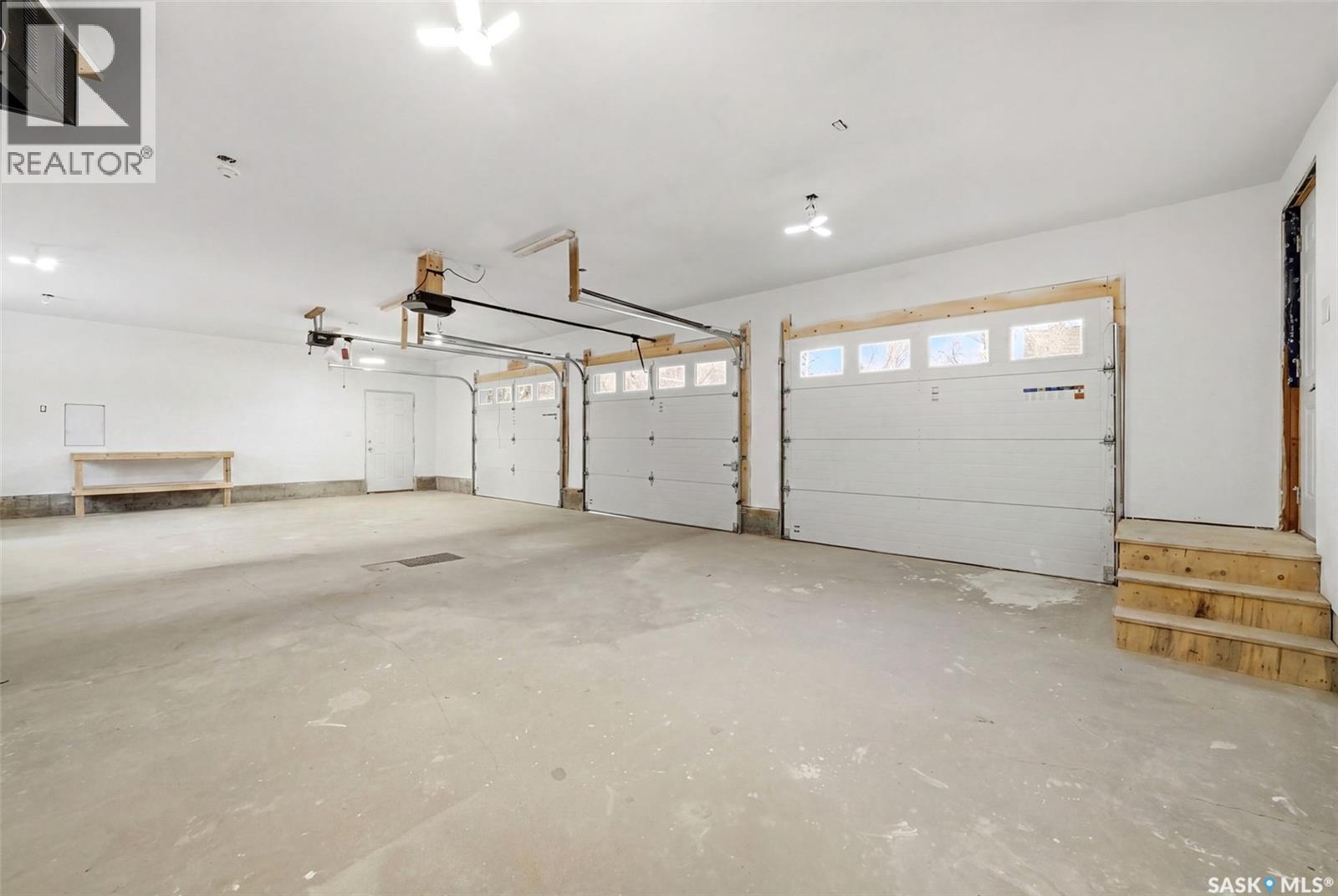 3200 Albert STREET - 75