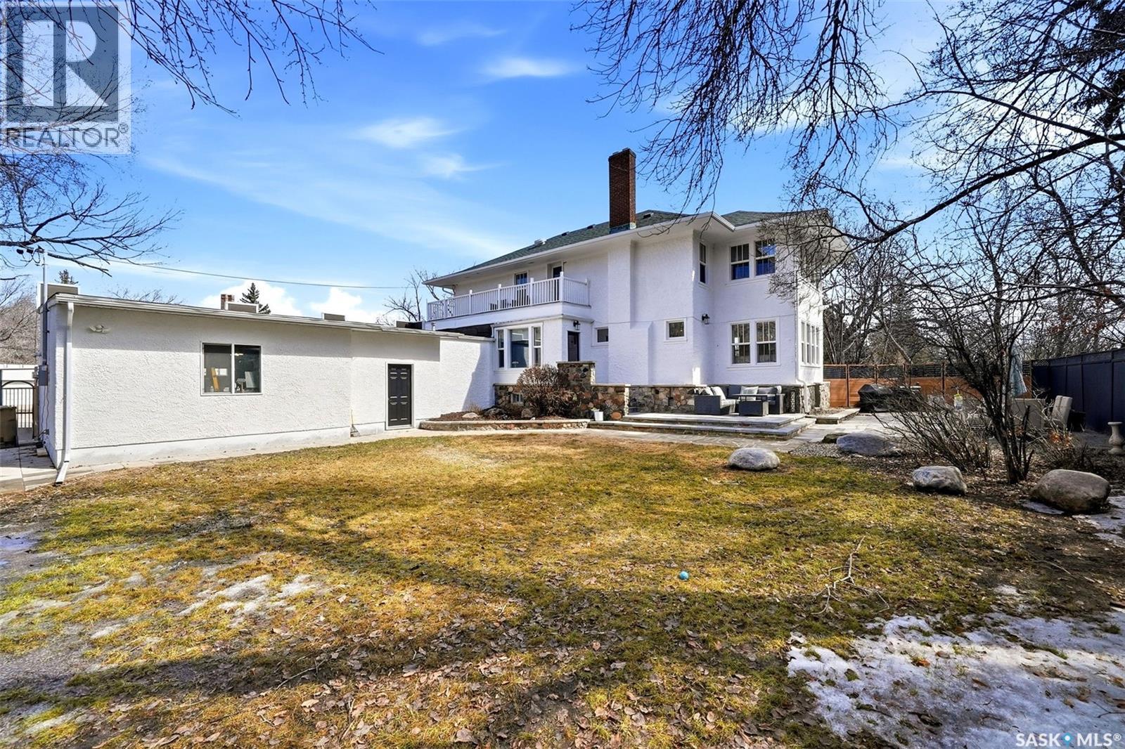 3200 Albert STREET - 79
