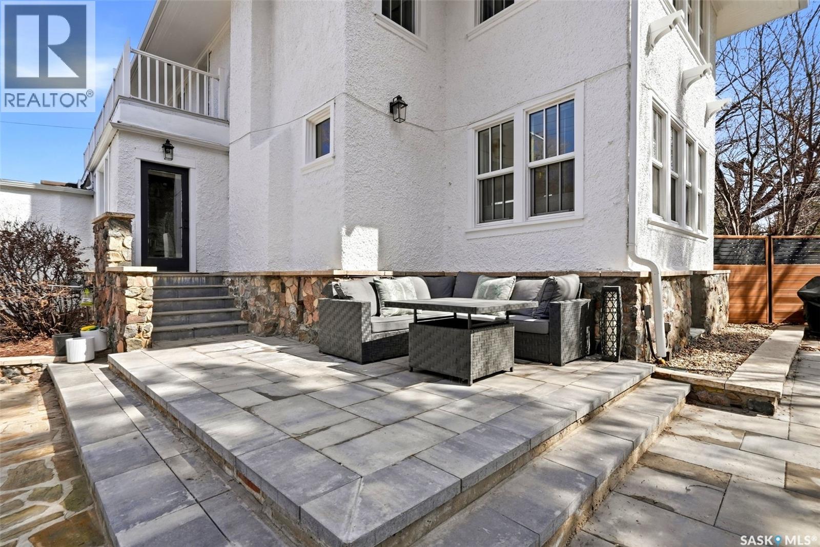 3200 Albert STREET - 81