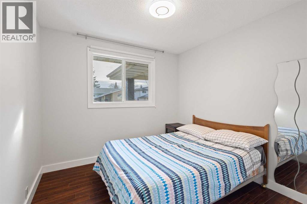 208 Woodpark Place SW Photo 22 - Calgary Real Estate