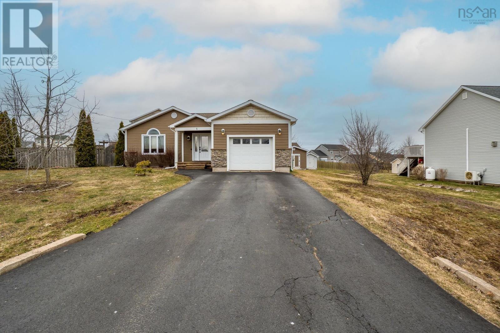 Property 2 of 50 of 5 Tailfeather Court