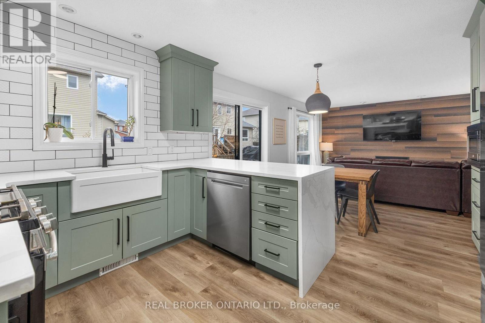 527 JOSEPH STREET — photo 14
