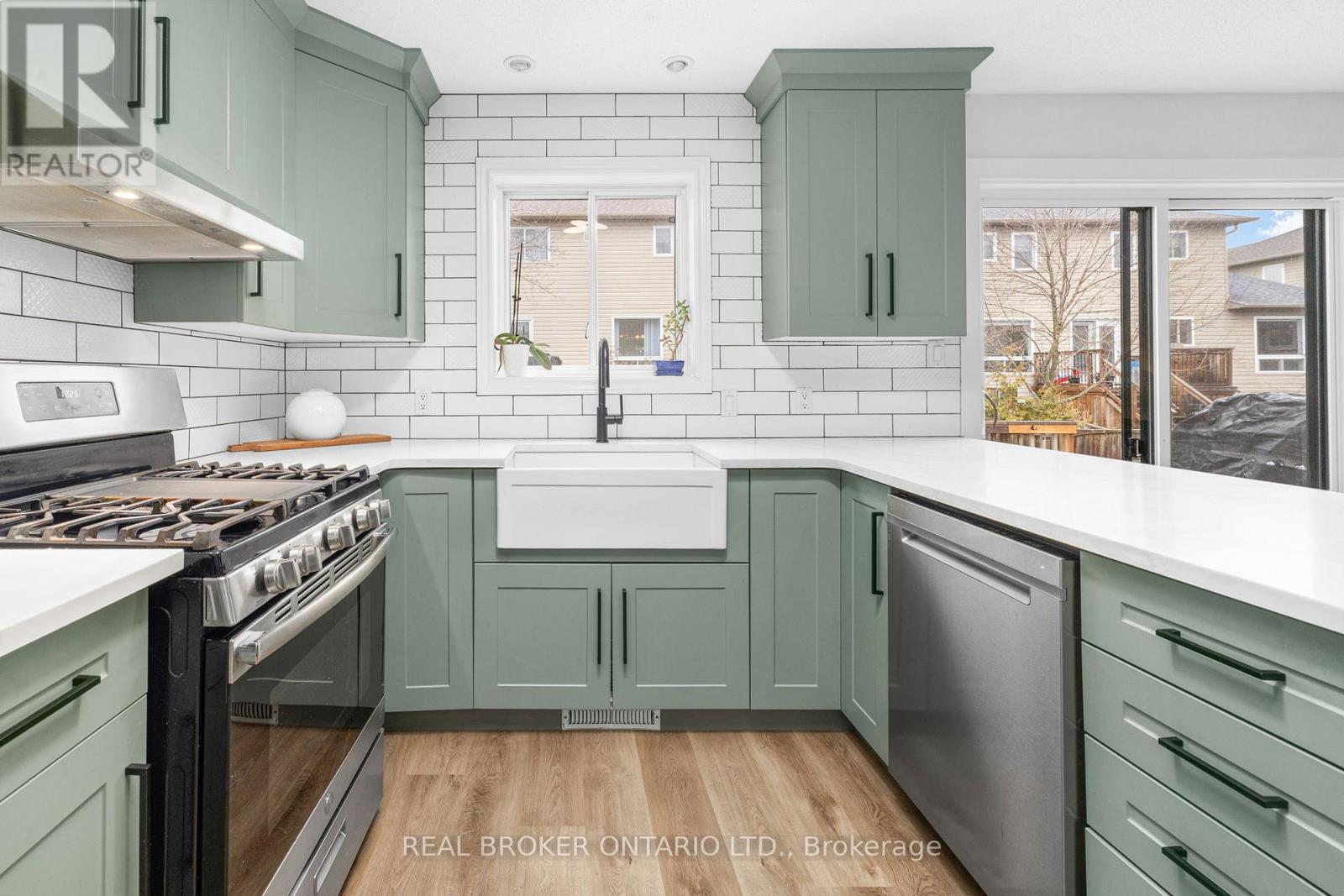 527 JOSEPH STREET — photo 15