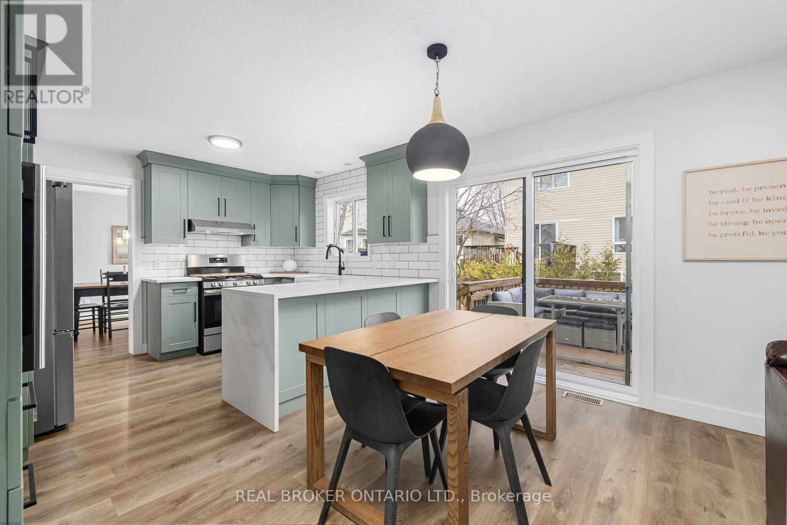 527 JOSEPH STREET — photo 21