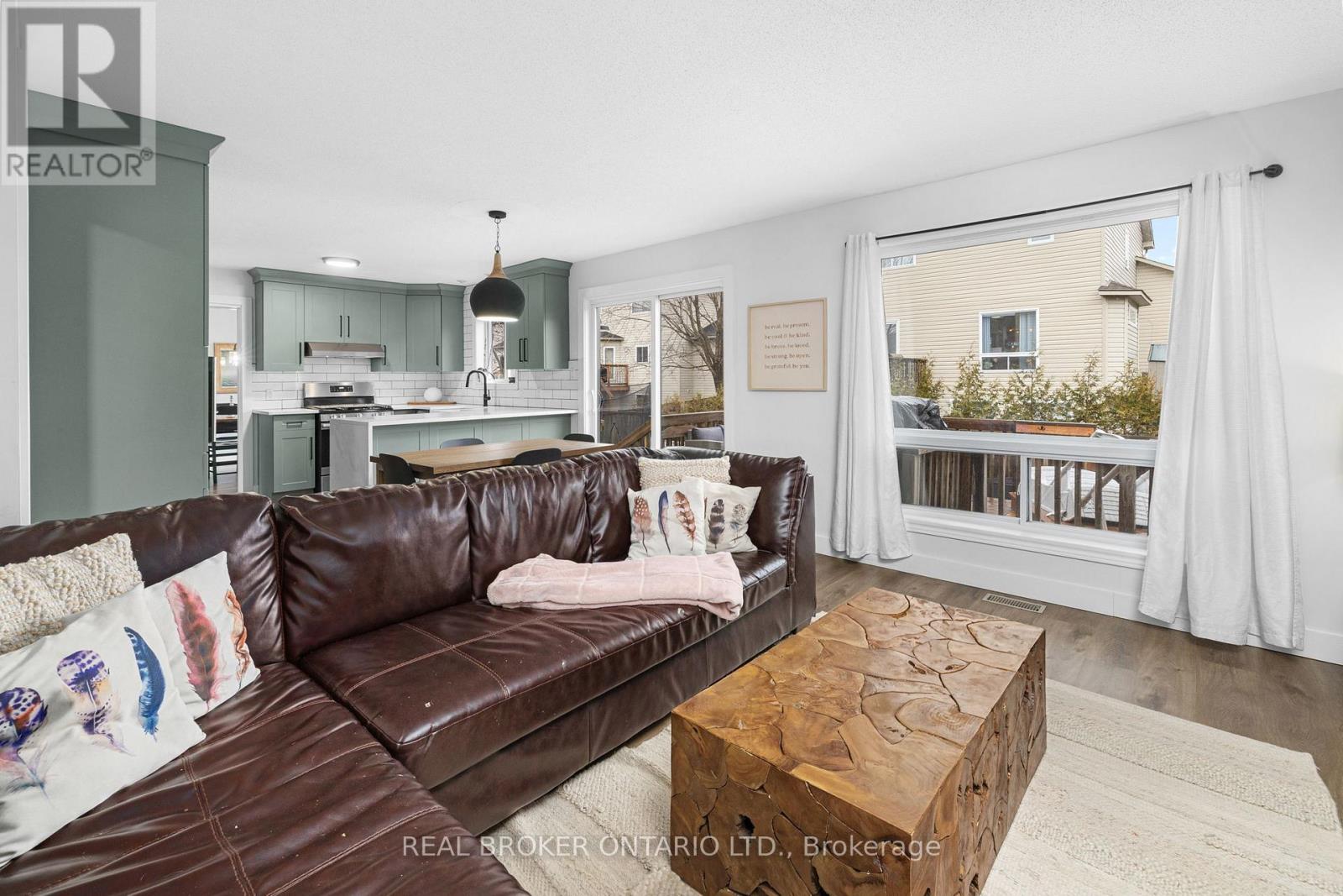 527 JOSEPH STREET — photo 24