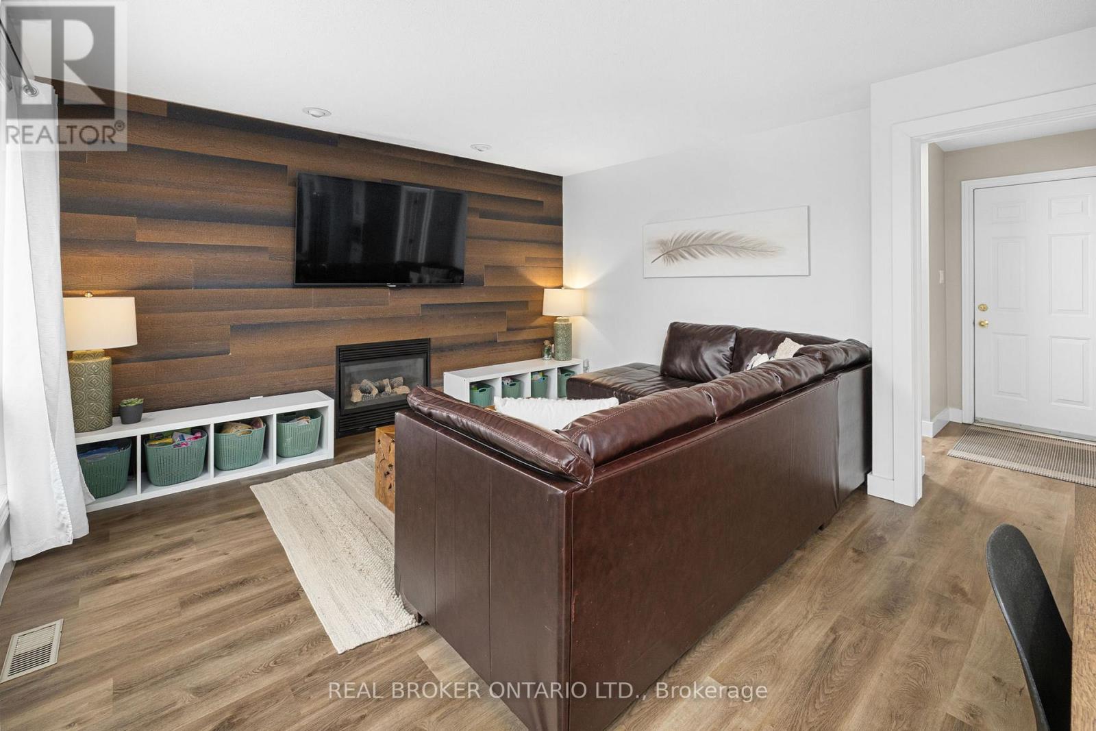 527 JOSEPH STREET — photo 25