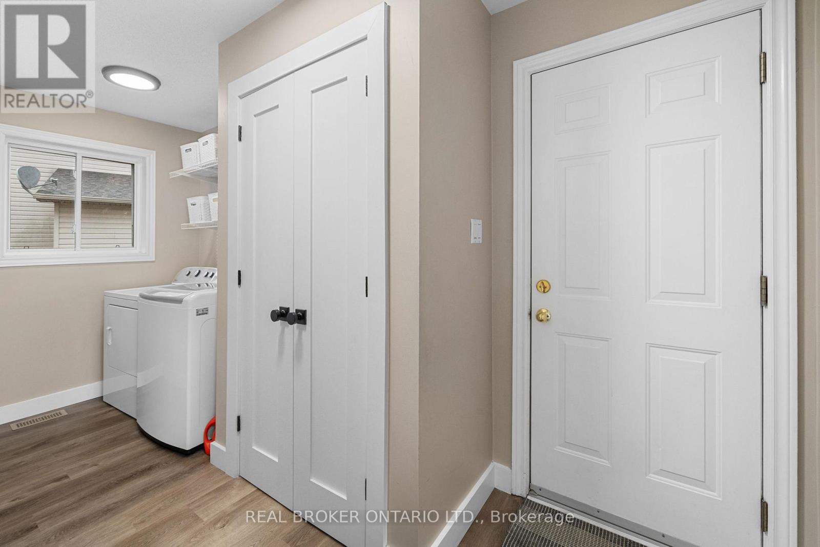 527 JOSEPH STREET — photo 27