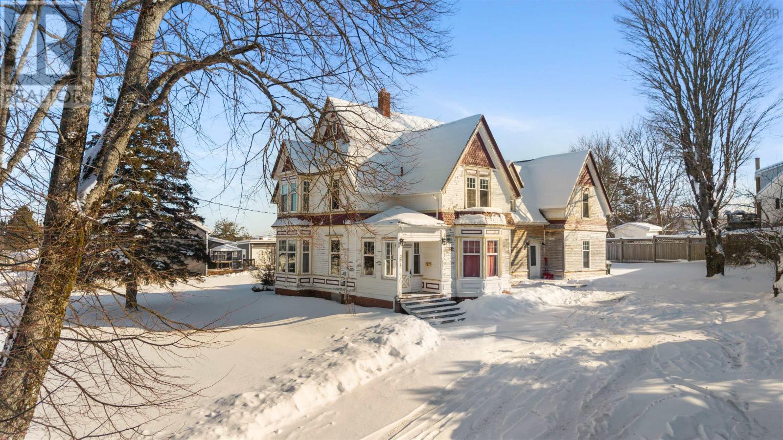 Property 3 of 50 of 251 Victoria Street E