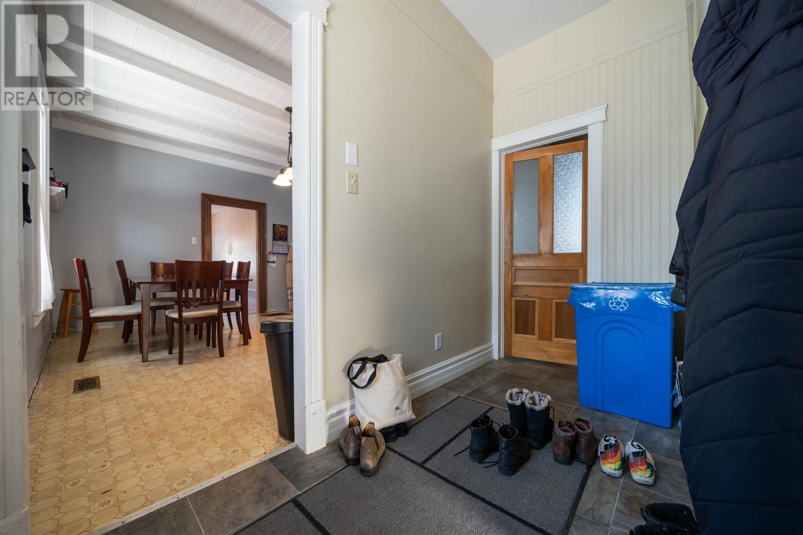 Property 28 of 50 of 251 Victoria Street E