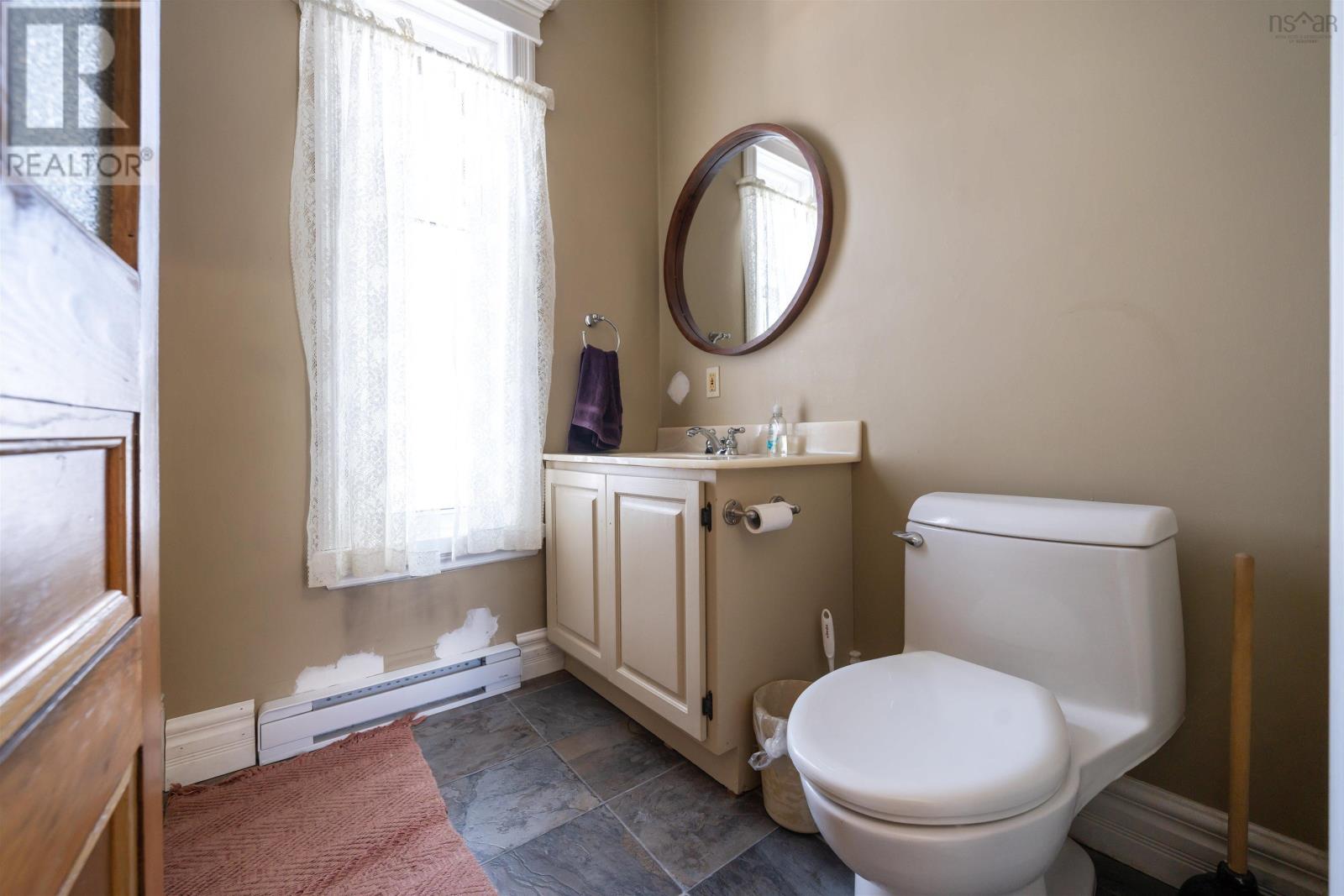 Property 29 of 50 of 251 Victoria Street E