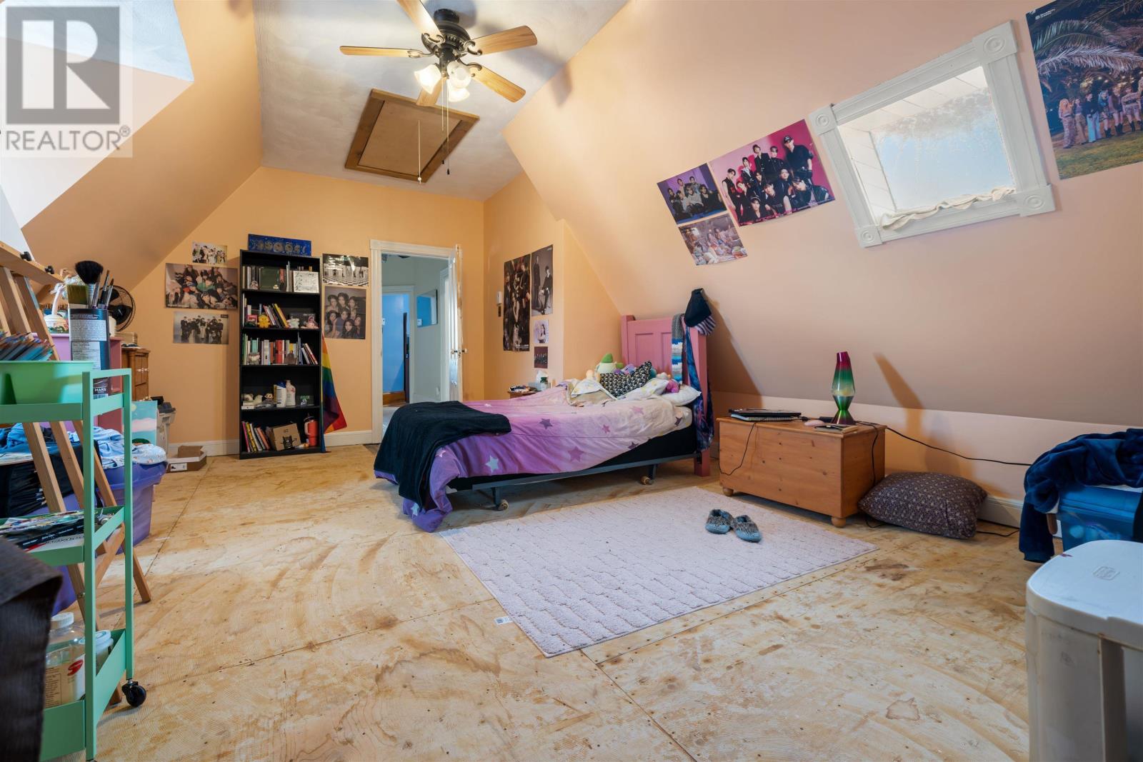 Property 34 of 50 of 251 Victoria Street E