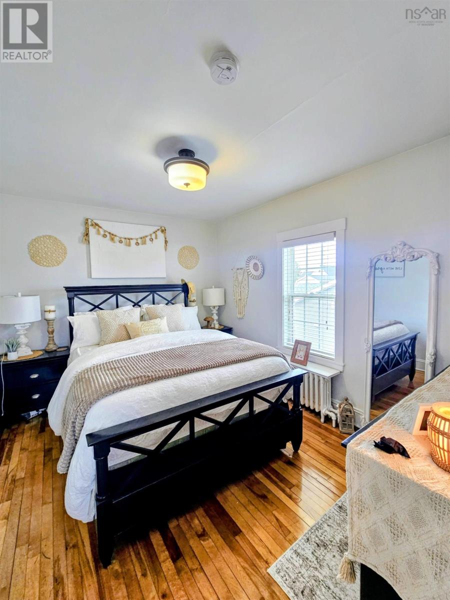 Property 22 of 39 of 815 Main Street