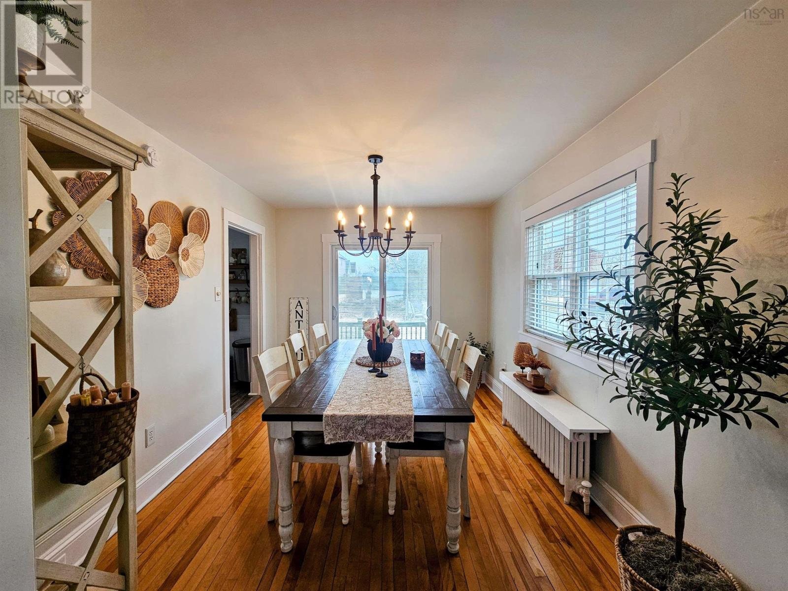 Property 13 of 39 of 815 Main Street