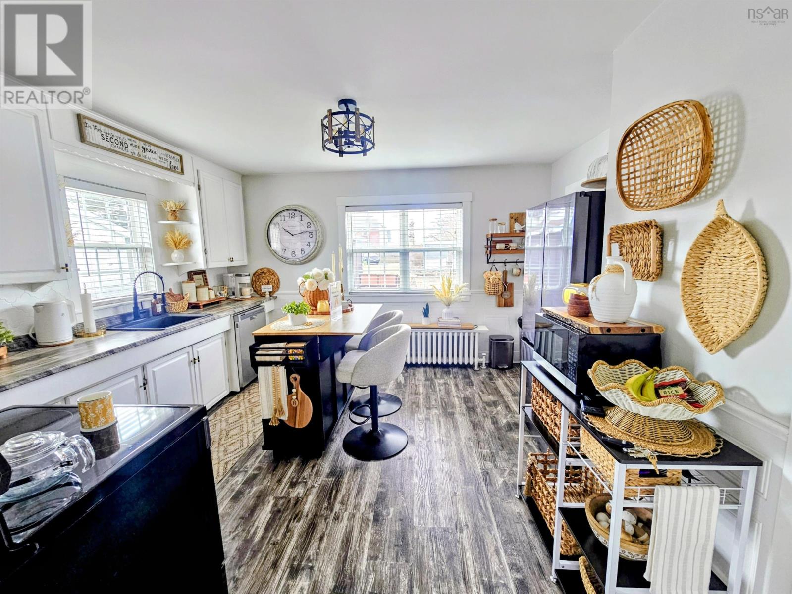 Property 3 of 39 of 815 Main Street