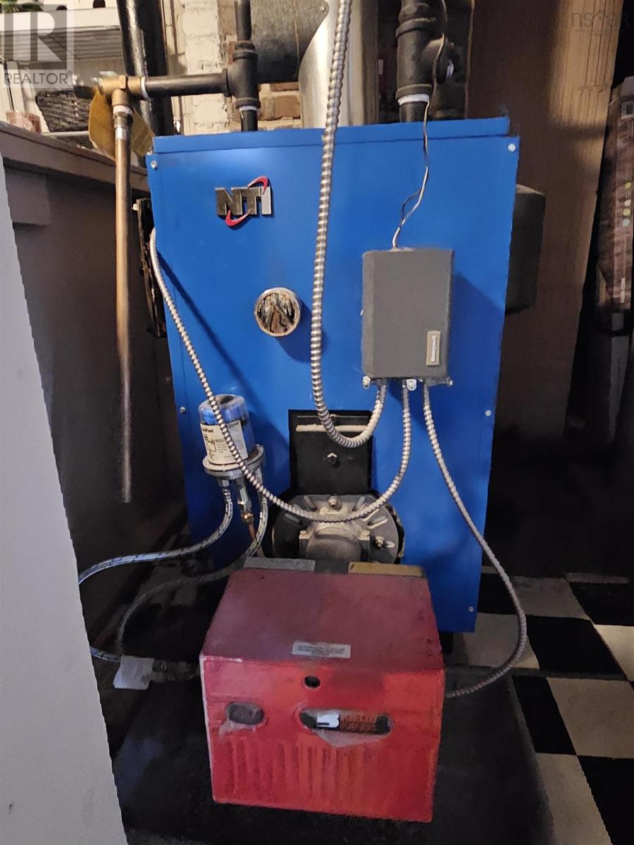 Property 35 of 39 of 815 Main Street