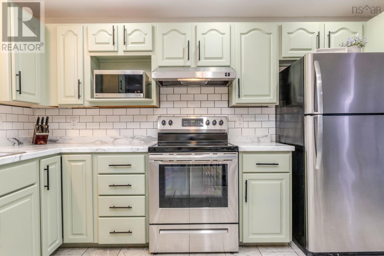 Property 13 of 47 of 162 Granville Road