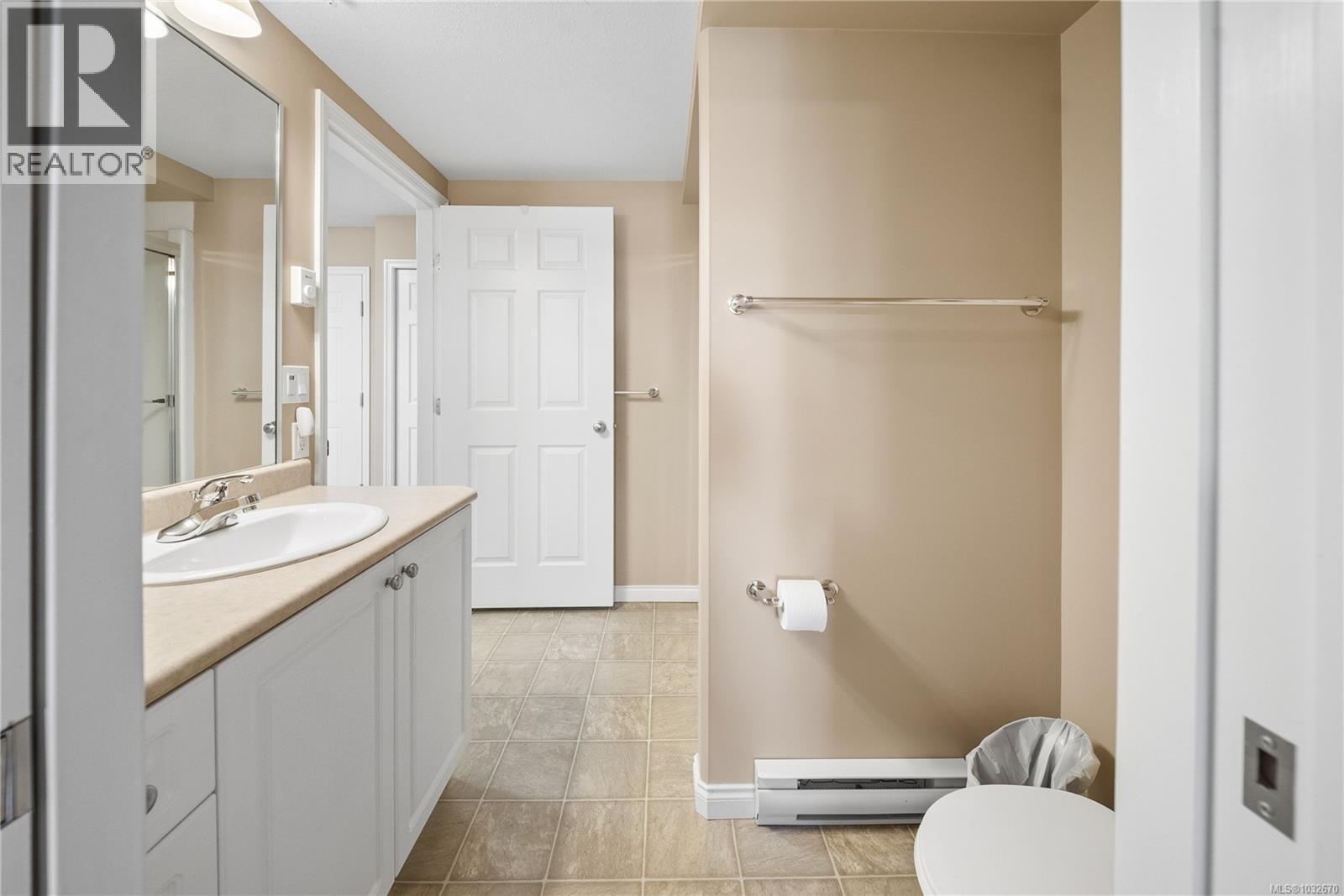 #213 1633 DUFFERIN CRES - 22