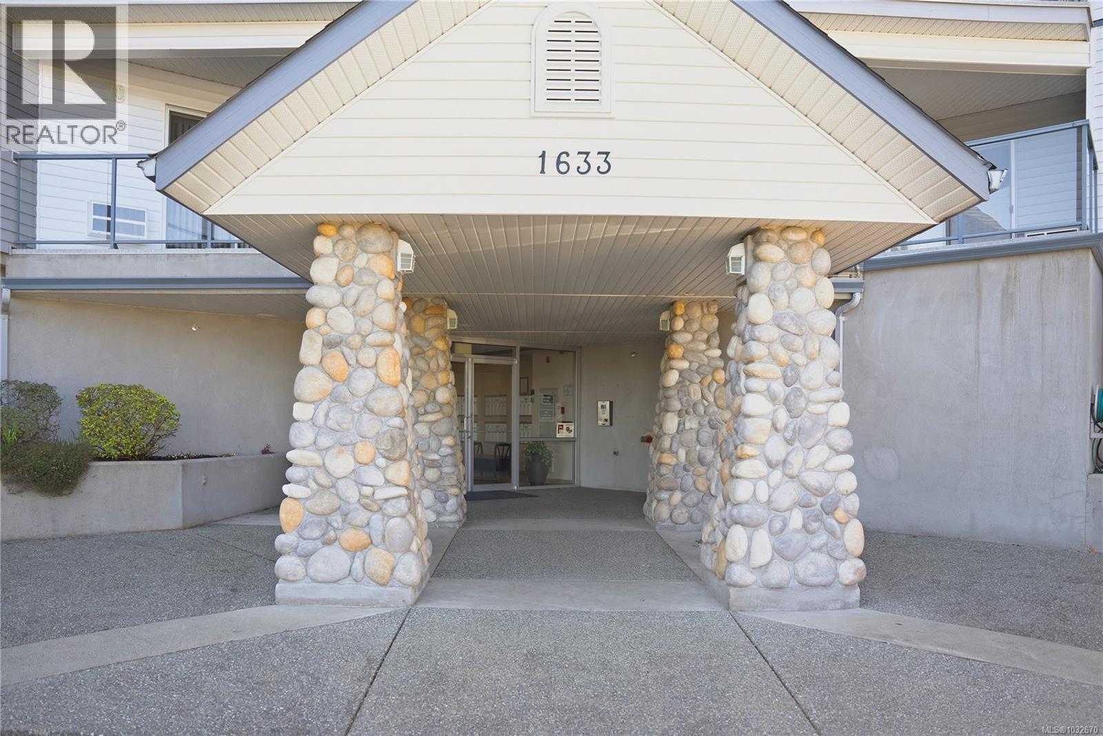 #213 1633 DUFFERIN CRES - 33