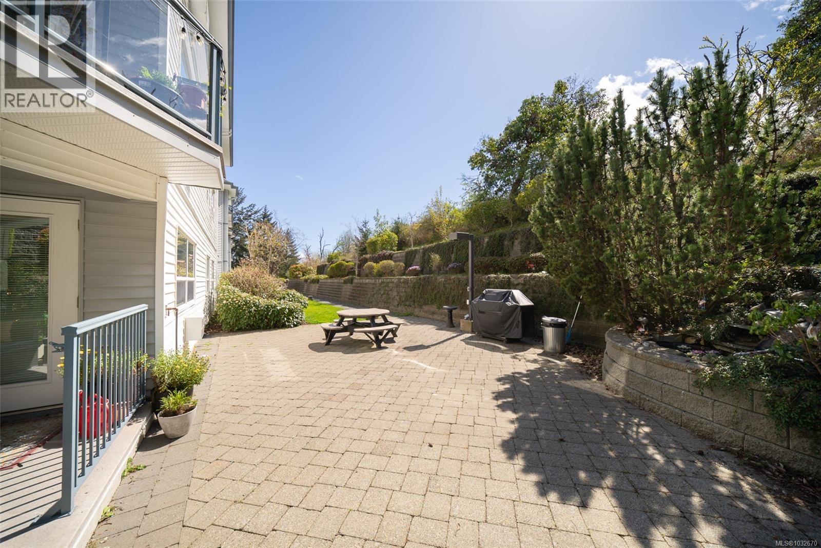 #213 1633 DUFFERIN CRES - 35