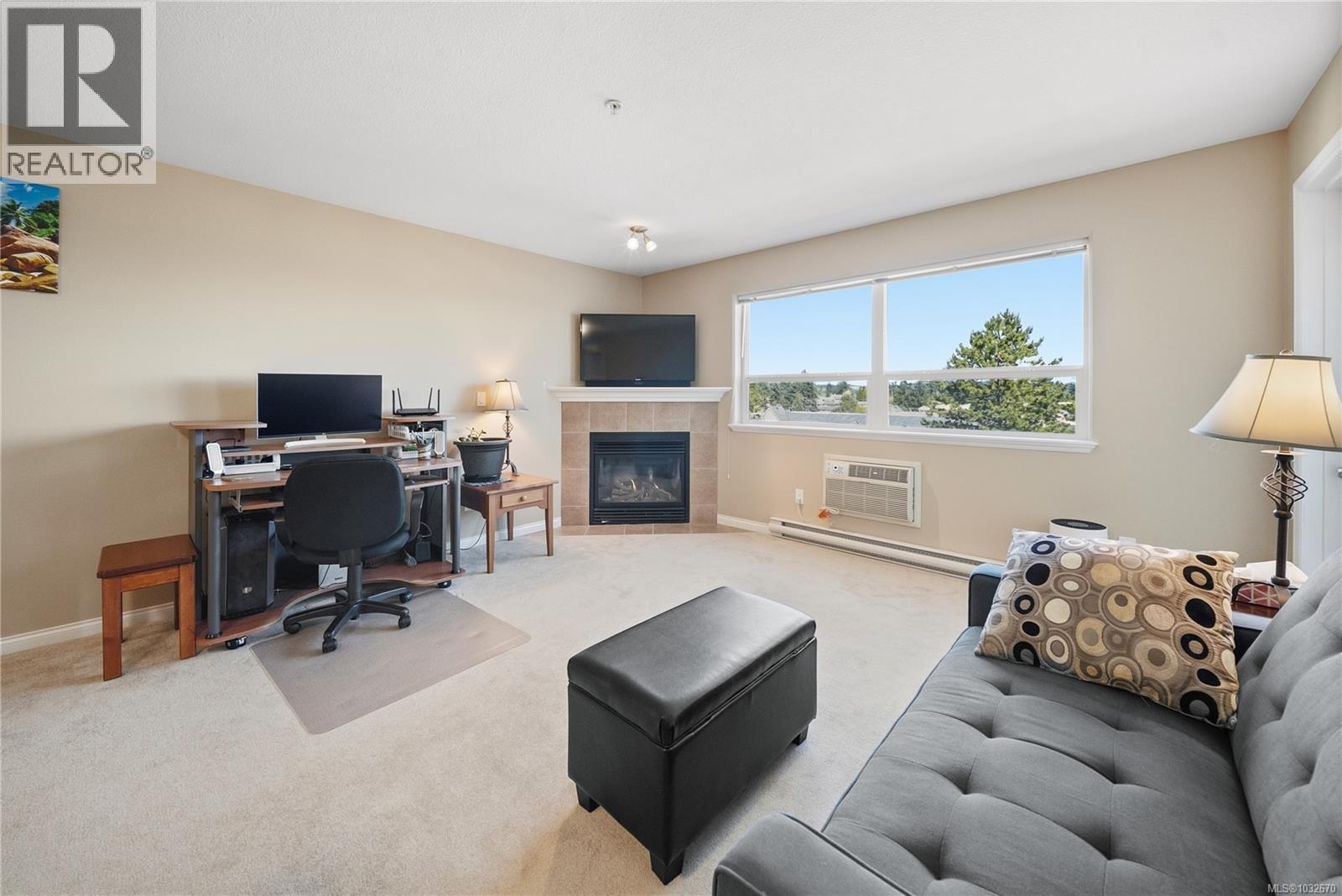 #213 1633 DUFFERIN CRES - 4