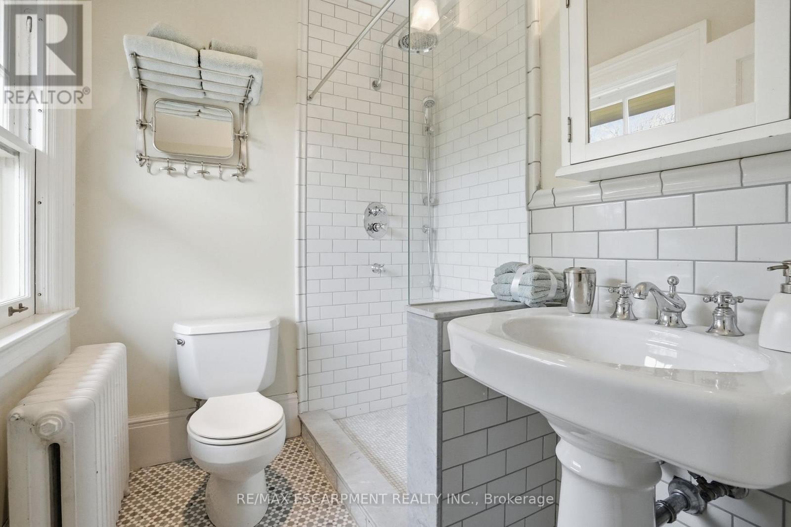 184 KING STREET - 30