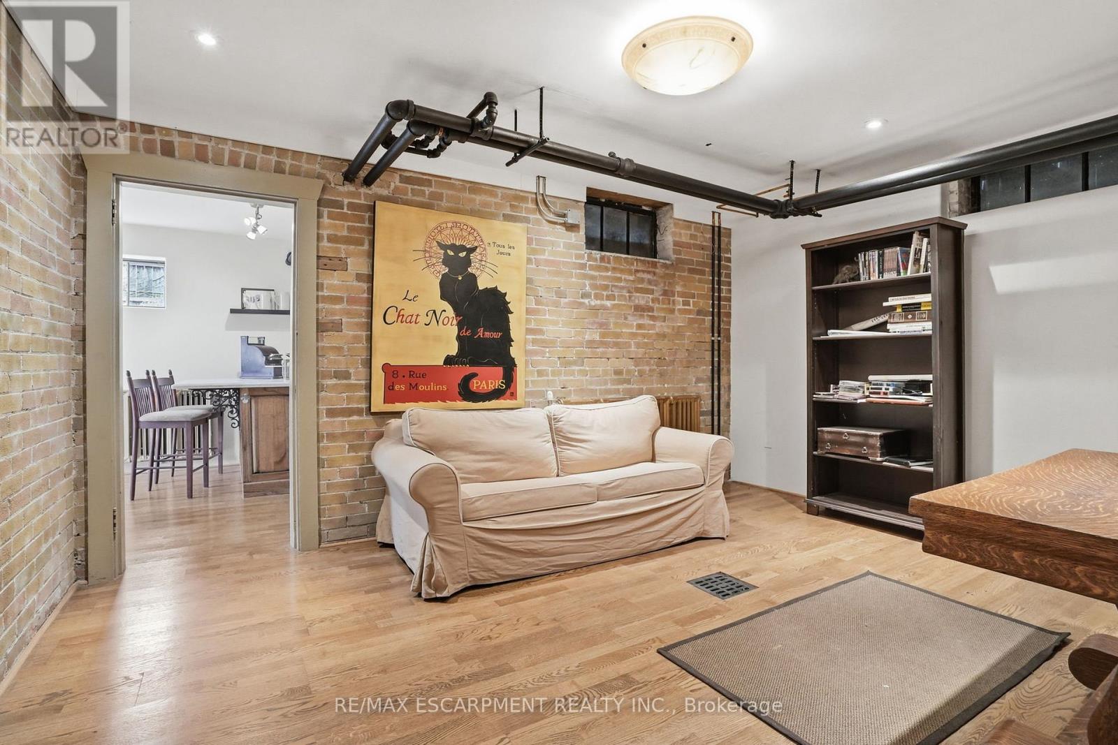 184 KING STREET - 37