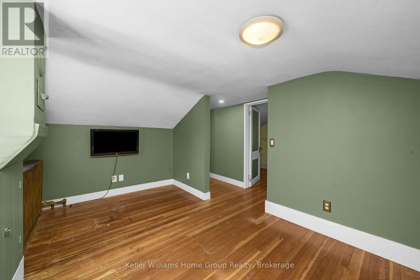 75 WELLESLEY STREET - 22