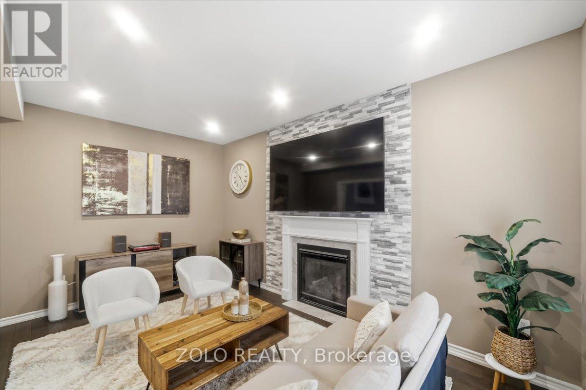 52 CLAXTON CRESCENT - 10