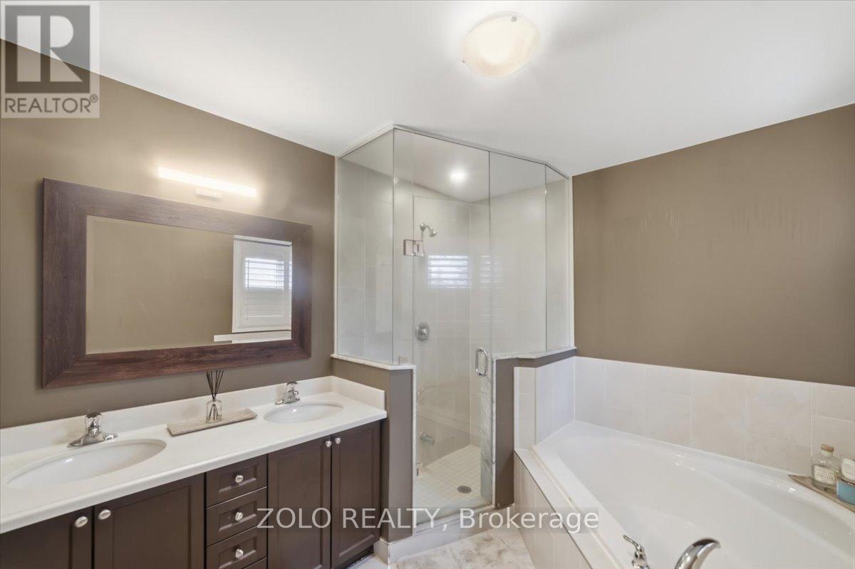 52 CLAXTON CRESCENT - 34