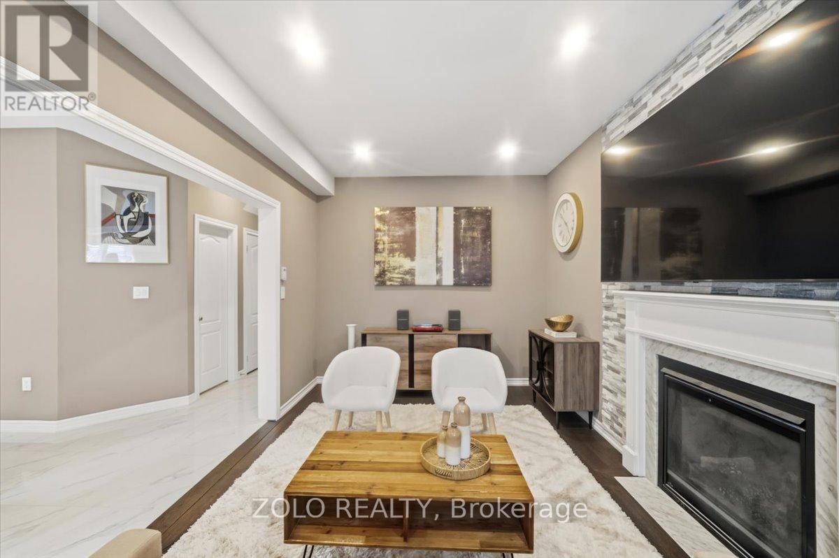 52 CLAXTON CRESCENT - 11